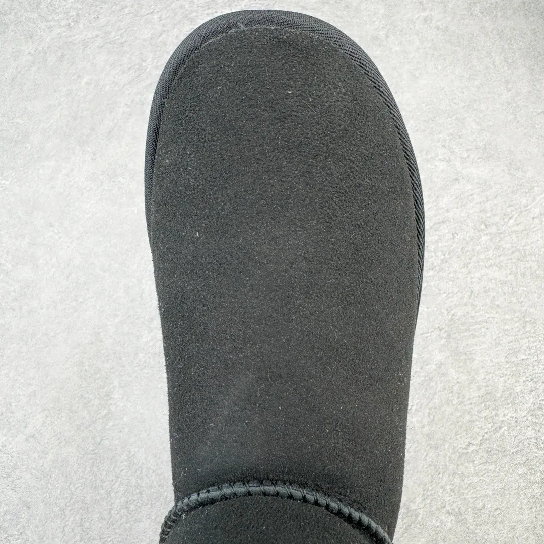 Pick up locally💰520 UGG 6222 Classic short-cut autumn and winter sheepskin and fur integrated snow boots. All shoes are made from the same factory as ZP. Longfeng A-grade Australian imported sheepskin and fur integrated men's and women's boots. Brand OEM production line. Fully follow the ZP process. OEM original pattern maker. Adhering to the principle of no original shoes and no development selection. Pay attention to every detail. The most authentic version on the market. TREADLITE "Light Wing" technology outsole. Lightweight/durable/flexible/pile size: 35 36 37 38 39 40 41 42 43 44 45 Coding: by2936060